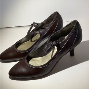 Easy 5th Brown Dress Strap Heel